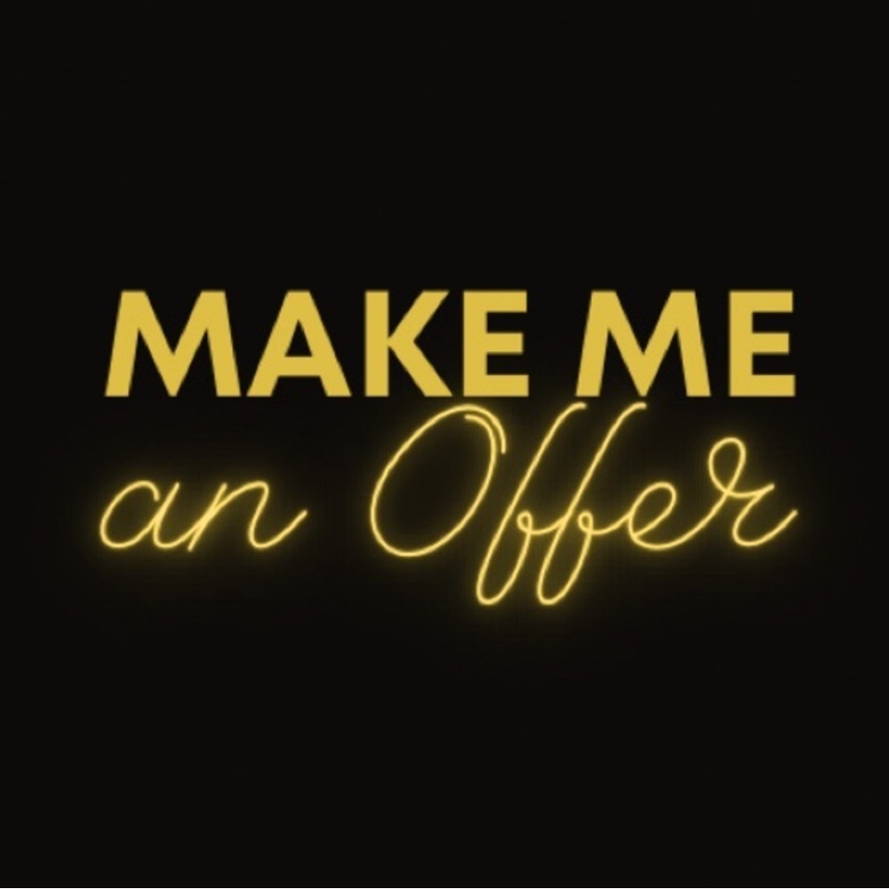 💛🖤💛🖤 Reasonable Offers Always Welcome!  💛🖤💛🖤